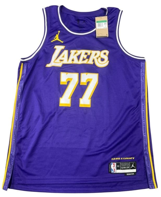 LUKA DONCIC LOS ANGELES LAKERS SIGNED SWINGMAN STATEMENT SZ 52 NWT BECKETT BAS - 3