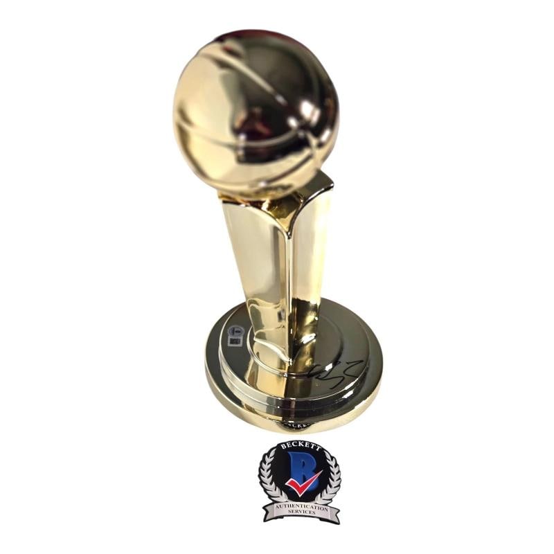 SHAI GILGEOUS-ALEXANDER OKC THUNDER SIGNED NBA FINALS TROPHY BECKETT BAS COA: Sport: Basketball,Player: SHAI GILGEOUS-ALEXANDER,Signed: Yes,Original/Reprint: Original,Autograph Authentication: Beckett Authentication Services (BAS),Product: Trophy,Team: Oklahoma City