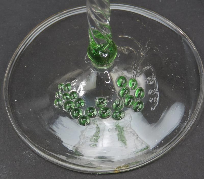 11 Fabulous 2oz Alsace-Style Wine Glasses Green Grape Clusters Textured Design - 7