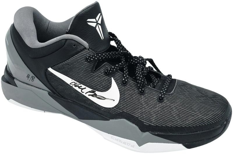 Kobe Bryant Dual Auto Black/Grey 2011-12 Nike Kobe VII Shoes Size 14 #/8 Panini - 2
