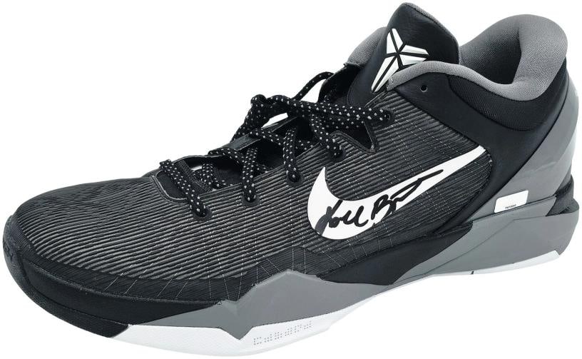 Kobe Bryant Dual Auto Black/Grey 2011-12 Nike Kobe VII Shoes Size 14 #/8 Panini - 3