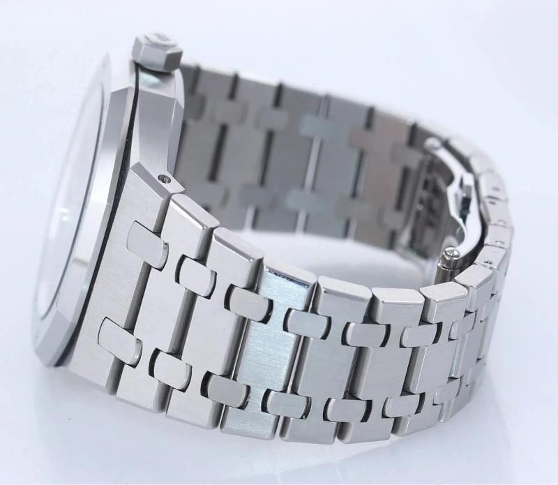 MINT Audemars Piguet Royal Oak Black 39mm Steel 15300ST Date Watch Box - 4