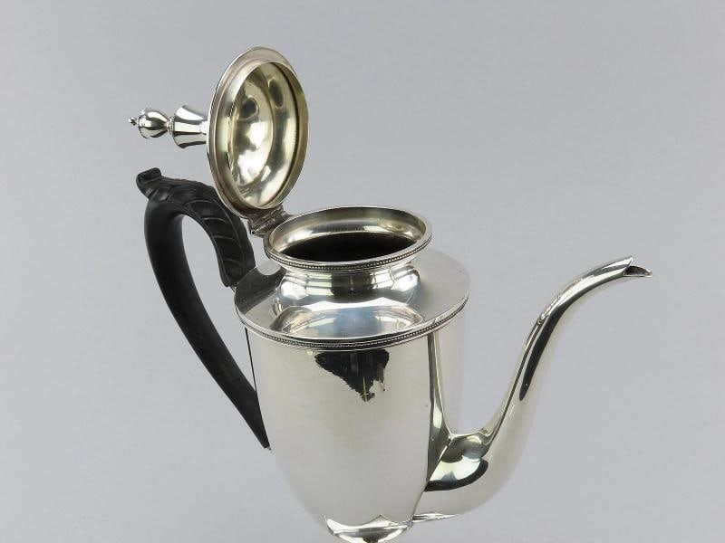Antique American Sterling Silver Coffee Pot in Classic 18th C Style No Mono - 6