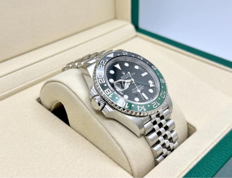 2026 Rolex GMT Master II Sprite 126720VTNR 40mm Green and Black Steel Box Papers - 5