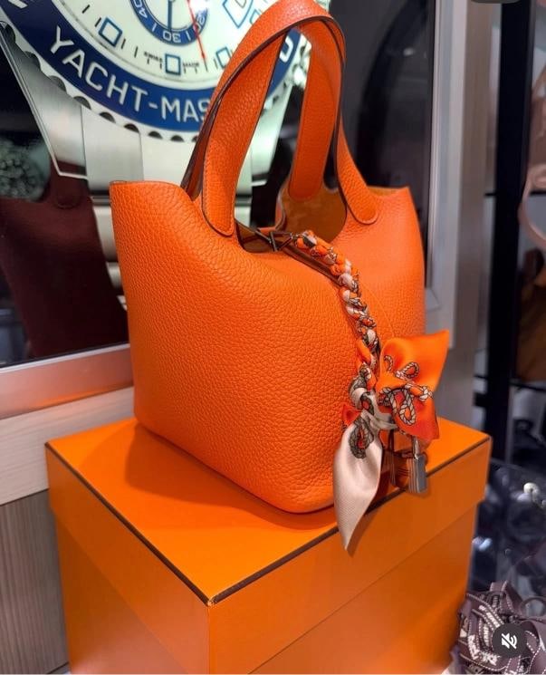 HermÃƒÂ¨s Picotin Lock 18 Handbag Orange Clemence Leather - 2
