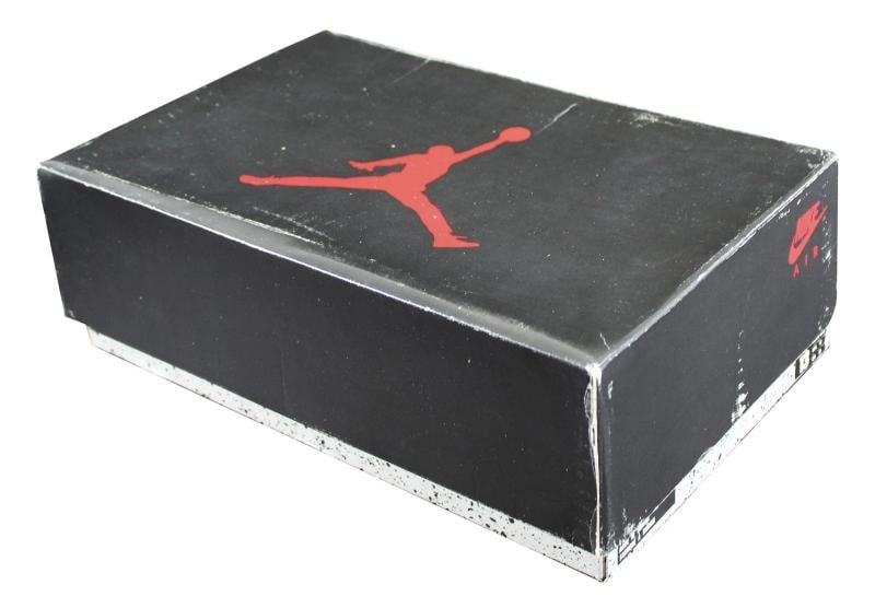 Bulls Michael Jordan Signed Nike Air Jordan V Size 13 Shoes w/ Original Box BAS - 11