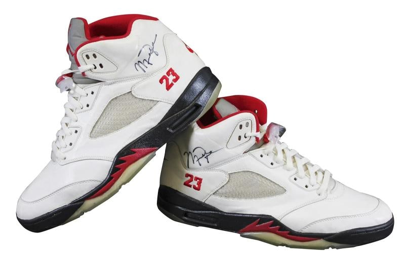 Bulls Michael Jordan Signed Nike Air Jordan V Size 13 Shoes w/ Original Box BAS (1 of 11)