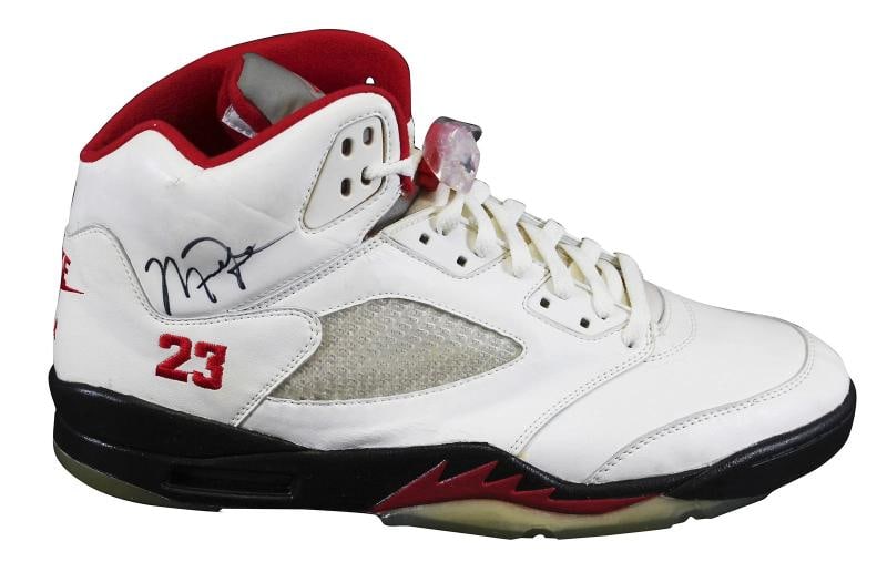 Bulls Michael Jordan Signed Nike Air Jordan V Size 13 Shoes w/ Original Box BAS - 2