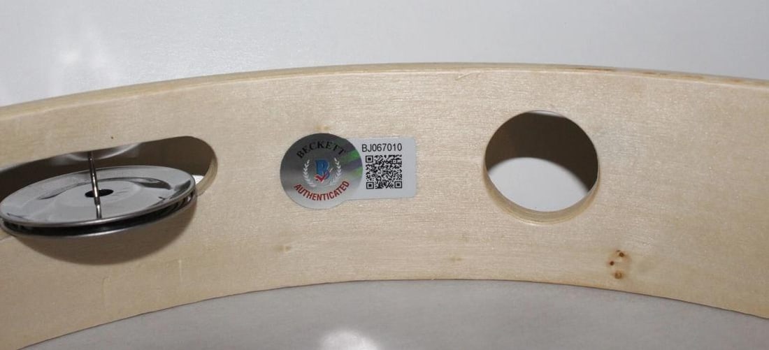 SINGER THOM YOKRE RADIOHEAD SIGNED HAND PERCUSSION TAMBOURINE BECKETT BAS COA - 4