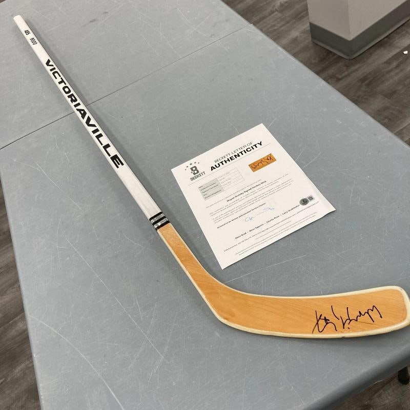 Wayne Gretzky Signed Game Model Hockey Stick Beckett COA - 5