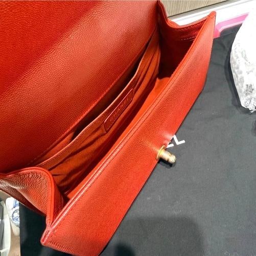 Chanel Old Medium Boy Bag Red Chevron Quilted Leather Antique Gold Hardware 2018 - 14