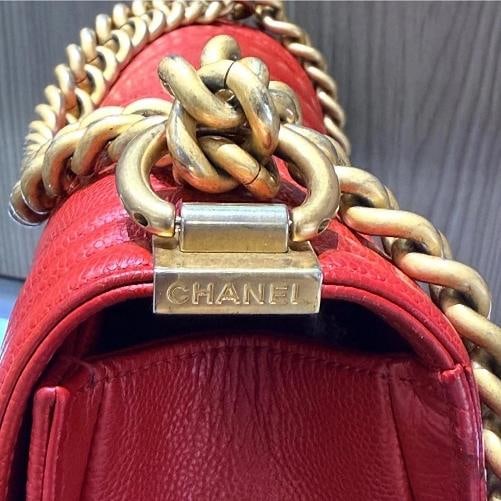 Chanel Old Medium Boy Bag Red Chevron Quilted Leather Antique Gold Hardware 2018 - 5