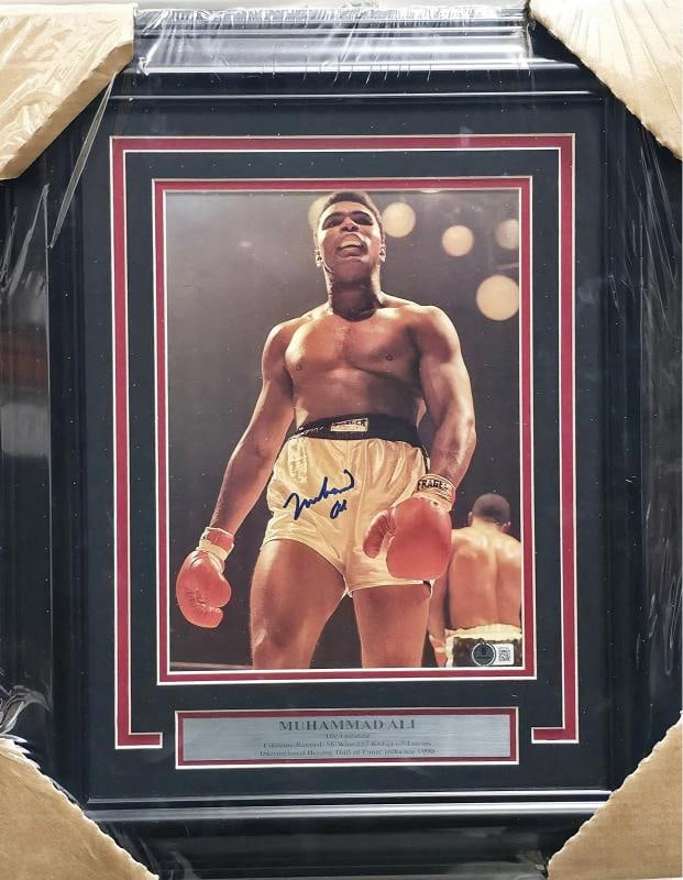 Muhammad Ali Signed Framed 9x12 Magazine Photo Beckett BAS (1 of 4)