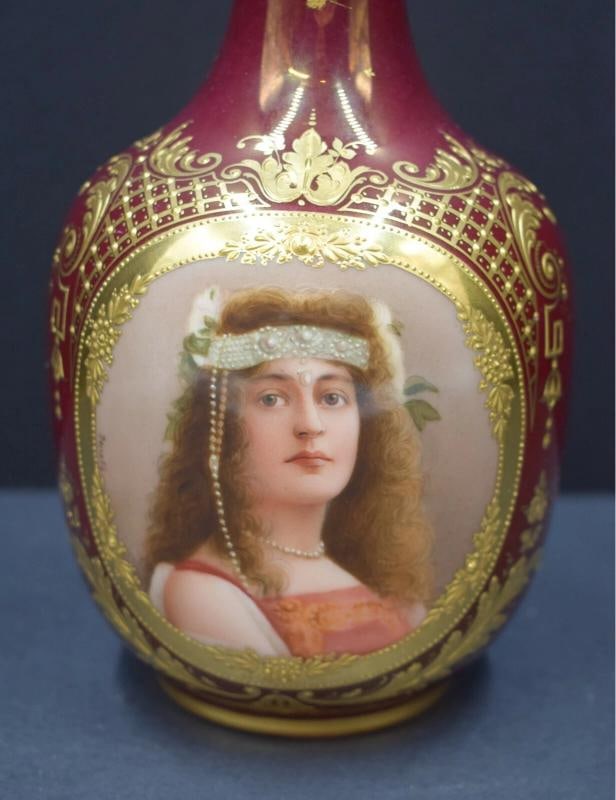 Vienna Hand Painted Artist Signed Vase - Kleopatra - 3