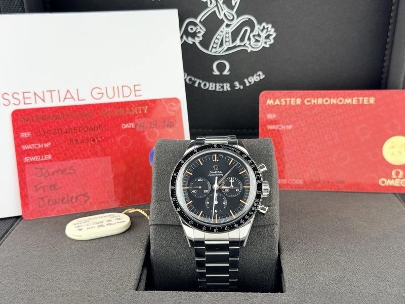 2026 Omega Speedmaster First Omega in Space 310.30.40.50.06.001 39.7mm Box Paper: Style Number: 310.30.40.50.06.001 Year: 2026 Model: OMEGA Speedmaster 'First Omega in Space' (FOIS) Case Material: Stainless Steel Band: Stainless Steel Bezel: Black Dial: Black Crystal: Sapphire