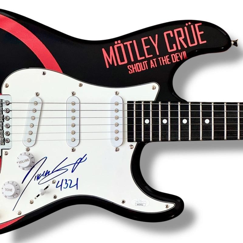 Motley Crue Signed Guitar Lot (4) JSA COA Tommy Lee Nikki Sixx Vince Neil Mars! - 8