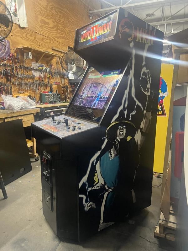 MORTAL KOMBAT II ARCADE MACHINE by MIDWAY 1993 (Excellent Condition) - 6