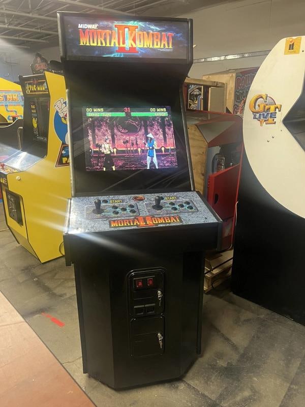 MORTAL KOMBAT II ARCADE MACHINE by MIDWAY 1993 (Excellent Condition) - 7