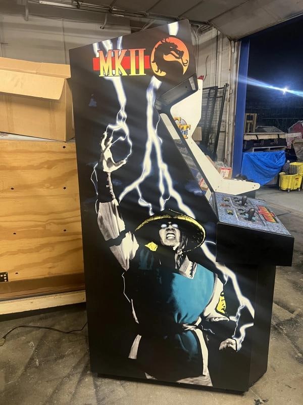 MORTAL KOMBAT II ARCADE MACHINE by MIDWAY 1993 (Excellent Condition) - 8