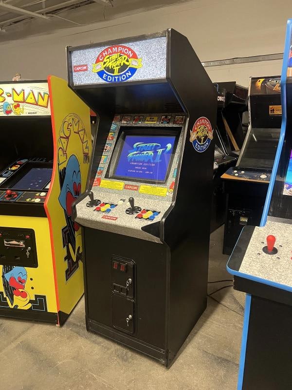 STREET FIGHTER II ARCADE MACHINE by CAPCOM (Excellent Condition) (1 of 7)