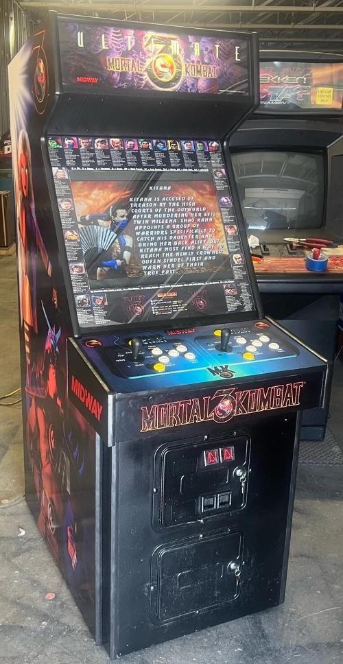 MORTAL KOMBAT 3 ARCADE MACHINE by MIDWAY 1995 (Excellent Condition) - 4