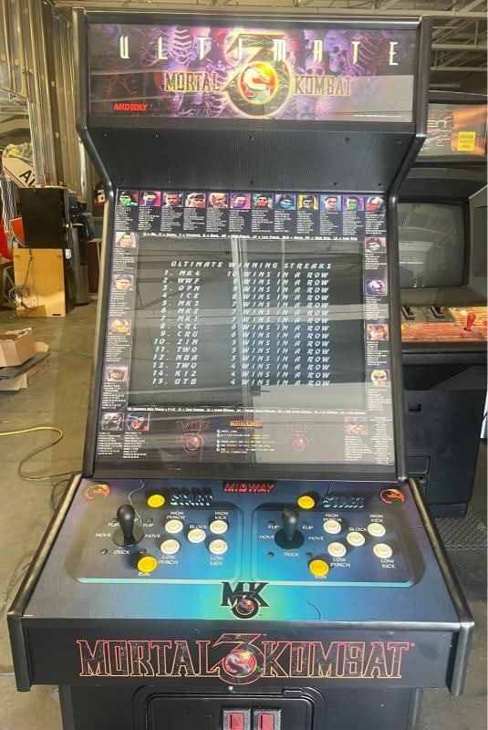 MORTAL KOMBAT 3 ARCADE MACHINE by MIDWAY 1995 (Excellent Condition) - 6