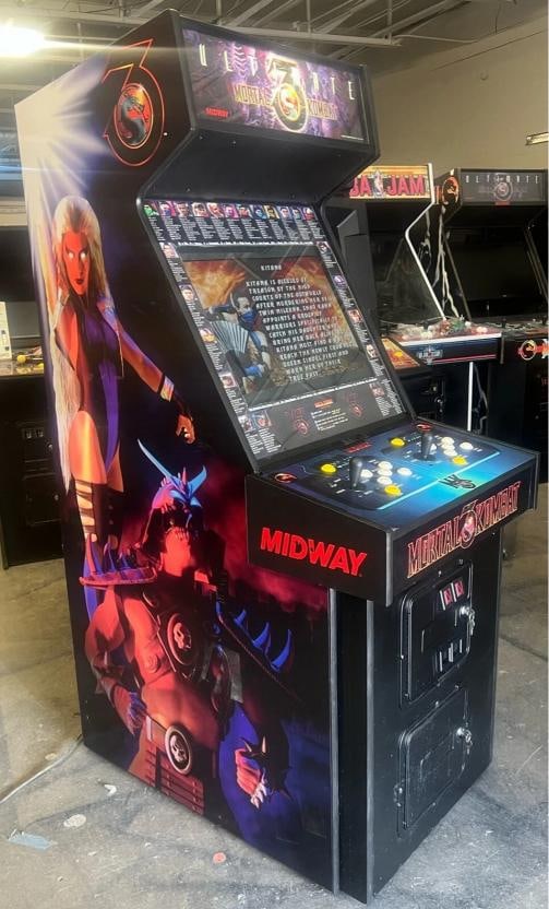 MORTAL KOMBAT 3 ARCADE MACHINE by MIDWAY 1995 (Excellent Condition) - 7