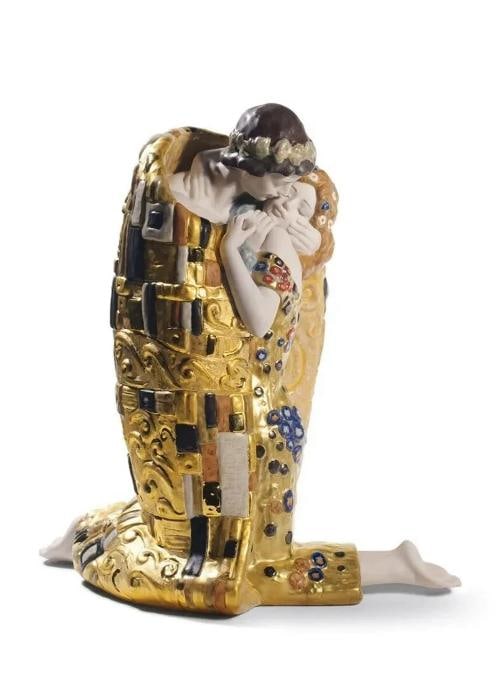 LladrÃƒÂ² Sculpture Couple The Kiss by Klimt Lustre Gold Ref. 01008667 - Officia: Condition: LladrÃƒÂ² Sculpture Couple The Kiss by Klimt Lustre Gold Ref. 01008667 - Official Material: Porcelain LladrÃƒÂ² Sculpture Couple The Kiss by Klimt