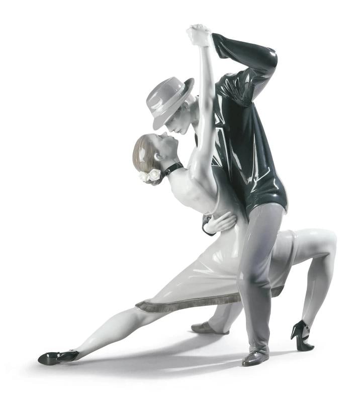 LladrÃƒÂ² Passionate Tango Couple Figurine. Limited Edition Ref. 01009140: LladrÃƒÂ² Passionate Tango Couple Figurine. Limited Edition Ref. 01009140 Material: Porcelain LladrÃƒÂ² Lion - Dimensions: Height: 37 cm x Width x 37 - Lenght