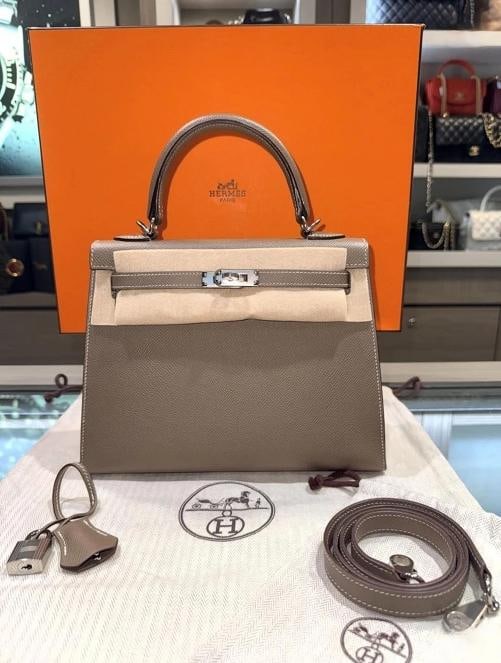 Hermes Kelly 25 Sellier Etoupe Epsom Leather w/Palladium Hardware (2018) Unworn: Condition: New without tags,Brand: HERMÃƒË†S,Department: Women,Exterior Color: Etoupe,Style: Satchel/Top Handle Bag,Exterior Material: Epsom leather,Country of Origin: