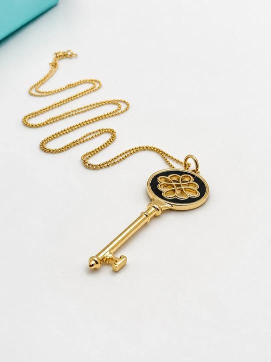 Tiffany & Co 18K Yellow Gold Black Enamel Knot Key Pendant - 8