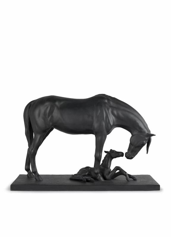 LLADRO MARE AND FOAL SCULPTURE #12560 BRAND NIB HORSES STONEWARE SAVE$ LARGE F/S: BRAND NEW LLADRO #12560 MARE AND FOAL HORSES SCULPTURE A heartwarming porcelain creation with a mare and her foal. Mare and Foal is made with absolute sculptural perfection. A work in which the