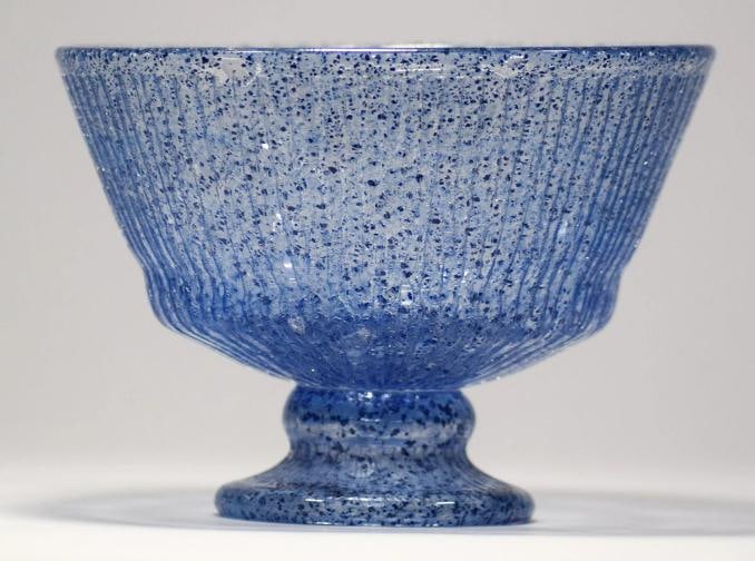 Daum Nancy Art Deco Footed Bowl: Measures 6 1/2" across. . Country of Origin: France,Brand: Daum,Type: Bowl,Style: Art Deco,Material: Glass,Production Style: Art Glass