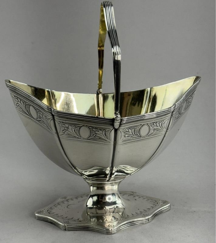 Lovely Antique English Georgian Sterling Silver Handled Basket 1790 (1 of 9)