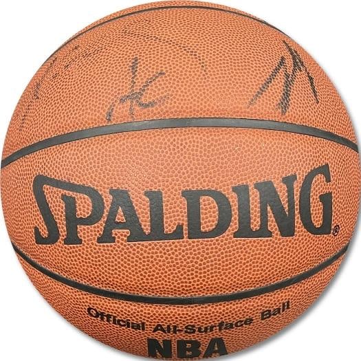 Lakers 1999-00 Team Autographed Basketball Kobe Bryant Horry Fox Green JSA LOA - 2