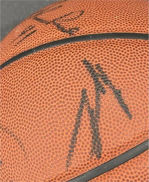 Lakers 1999-00 Team Autographed Basketball Kobe Bryant Horry Fox Green JSA LOA - 3
