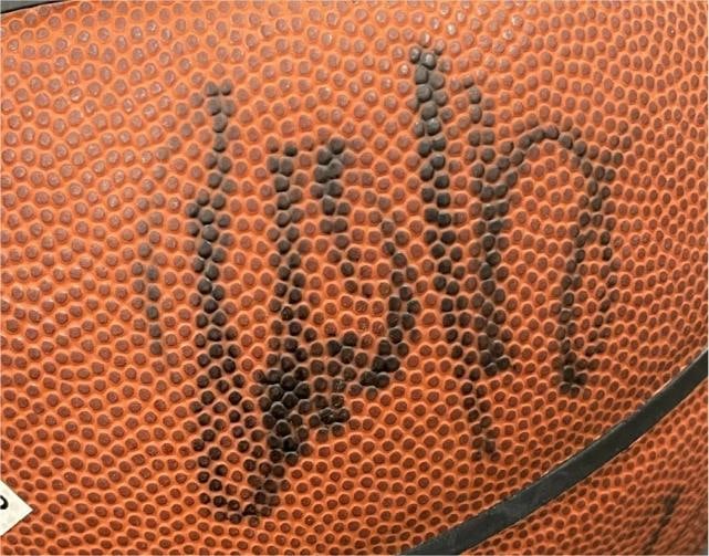 Lakers 1999-00 Team Autographed Basketball Kobe Bryant Horry Fox Green JSA LOA - 8