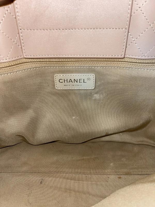 Chanel Tote Quilted Calfskin Medium Beige Tan SHW (2017-2018) - 16