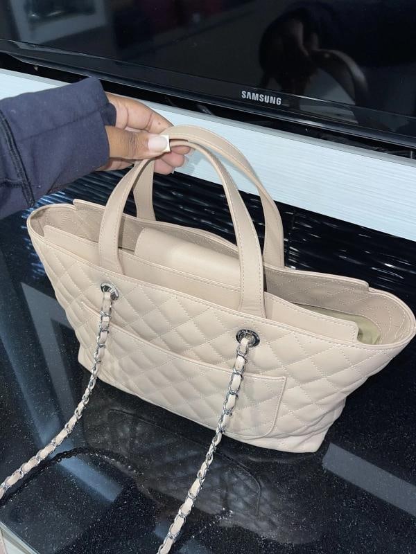 Chanel Tote Quilted Calfskin Medium Beige Tan SHW (2017-2018) - 9