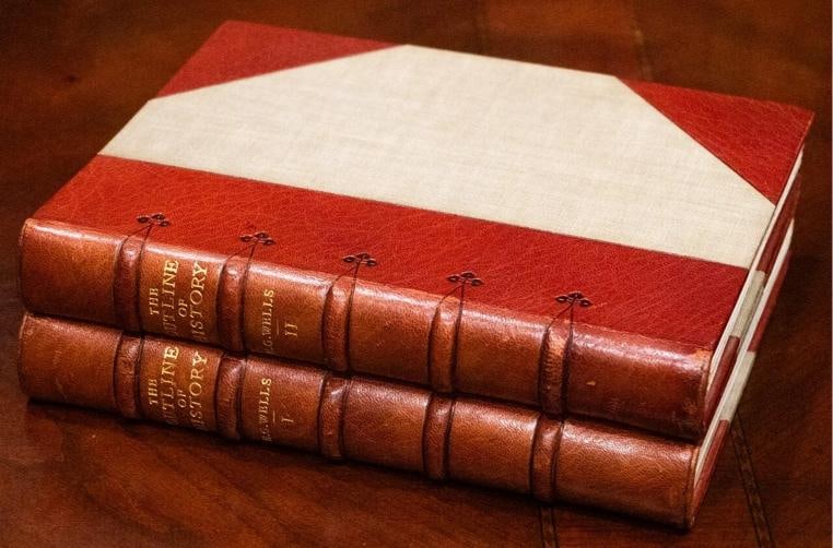 1919 Outline Of History H.G. Wells 1st Edition Bound by Sangorski&Sutcliffe 11": Binding: Leather,Language: English,Special Attributes: 1st Edition, Illustrated, Bound by Sangorski & Sutcliffe, Excellent Condition, Scarce, Quarto 11" Tall,Author: H. G. Wells,Publisher: George