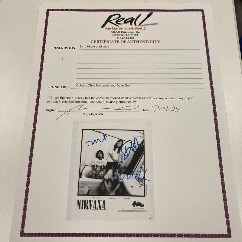 NIRVANA: Kurt Cobain, Dave Grohl and Krist Novoseli Signed Promo Photo (PSA + Beckett LOA) - 4