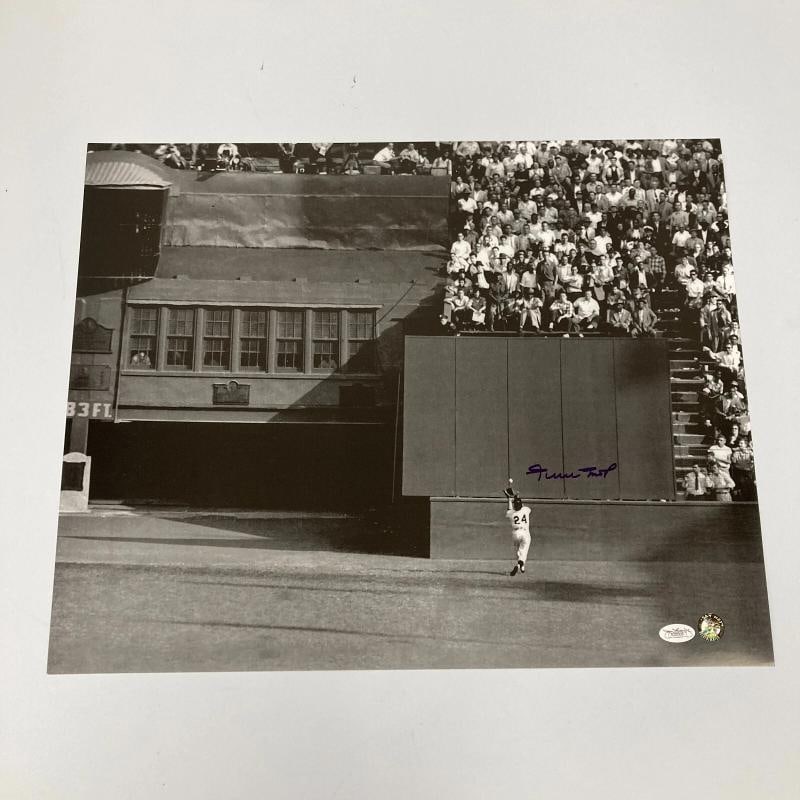 Willie Mays "The Catch" 1954 World Series Signed 16x20 Photo JSA COA - 5