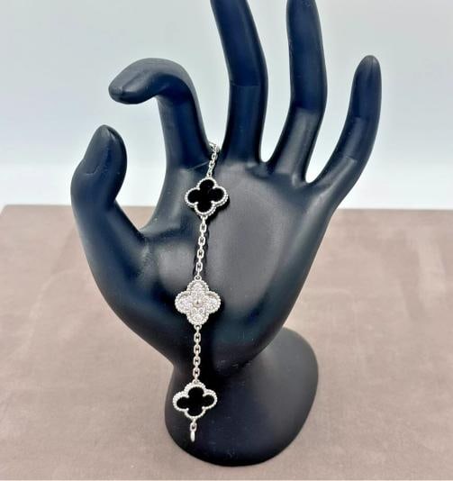 Van Cleef & Arpels Vintage Alhambra 5 Motif Black Onyx Diamond Bracelet - 6