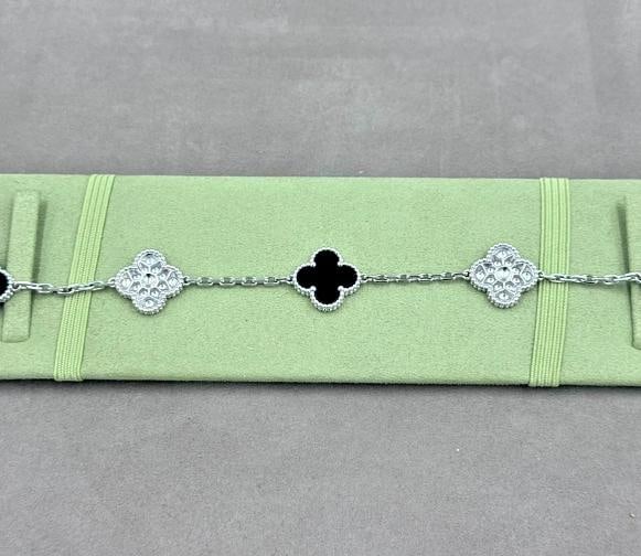 Van Cleef & Arpels Vintage Alhambra 5 Motif Black Onyx Diamond Bracelet - 8