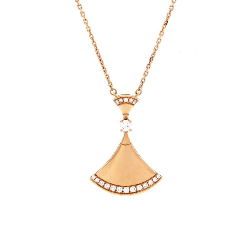 Bvlgari Divas' Dream Pendant Necklace 18K Rose Gold with Diamonds Large: Measurements: Length: 16.0 - 17.0 ", Pendant Length: 27 mm, Pendant Width: 19 mm . Condition: Pre-owned - Good,Brand: Bvlgari,Main Stone: Diamond,Metal: 18K Rose Gold,Metal Purity: 18K,Style: