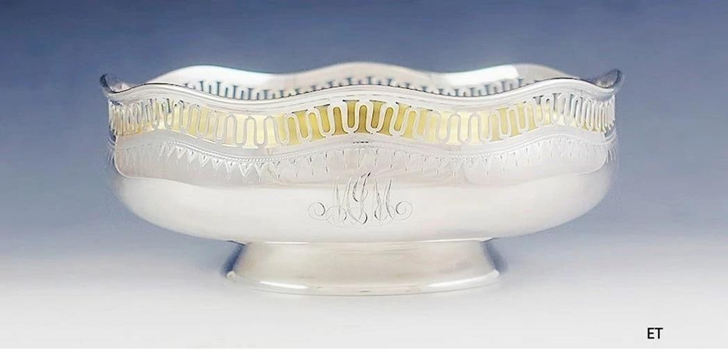 Beautiful 1887 Gorham Sterling Silver Pedestal/Centerpiece Bowl (1 of 8)