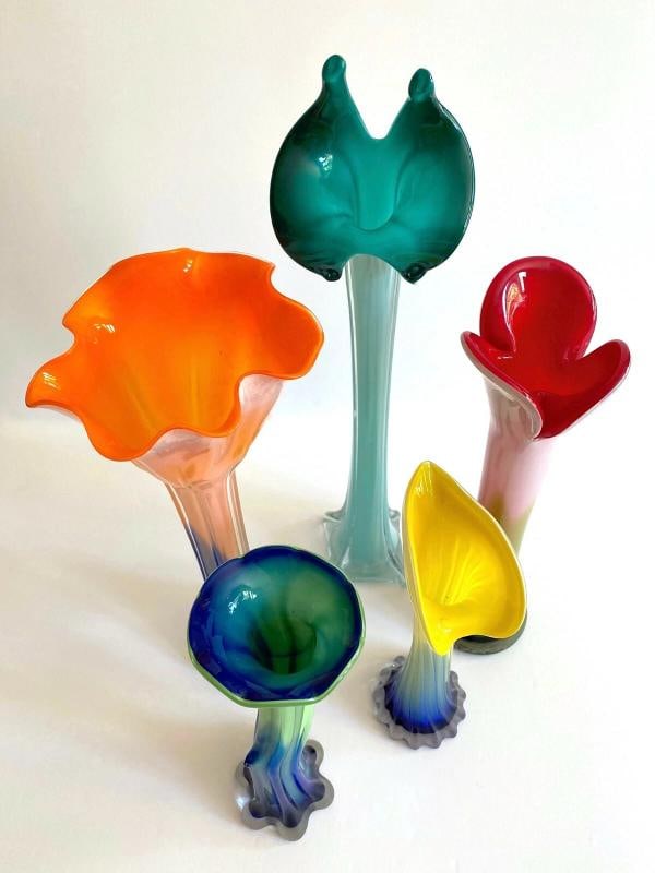 VTG 1990'S POST MODERN ART GLASS MULTICOLOR FLOWERS CONTEMPORARY VASES - 5PC SET - 7
