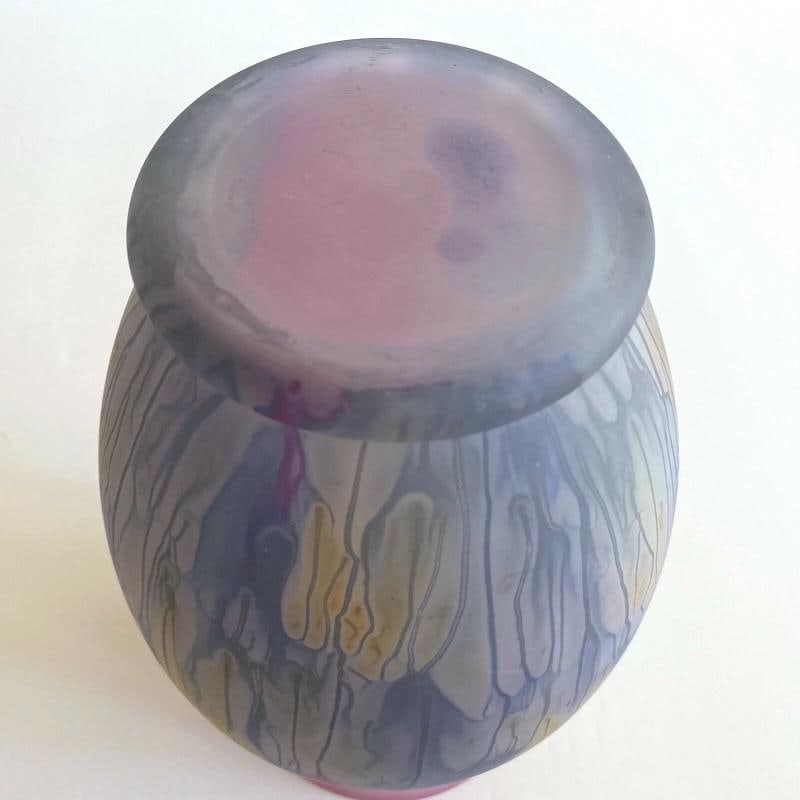 VTG 1980'S JERUSALEM ART GLASS HAND PAINTED FROSTED DRIP GLAZE LRG FLOWER VASE - 12