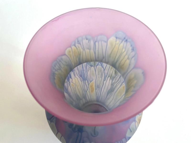 VTG 1980'S JERUSALEM ART GLASS HAND PAINTED FROSTED DRIP GLAZE LRG FLOWER VASE - 5