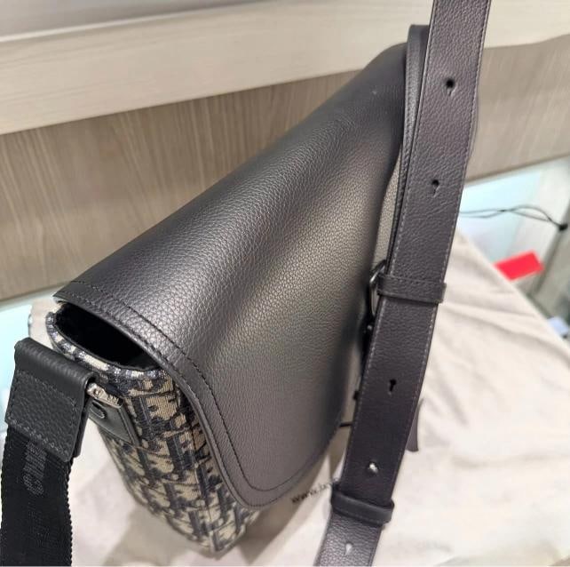 Christian Dior Medium Saddle Messenger Bag with Flap (2024) - 8